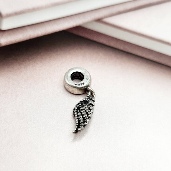 Pandora Majestic Feathers CZ Angel Wing 925 Sterling Silver Charm Authentic - Picture 1 of 2